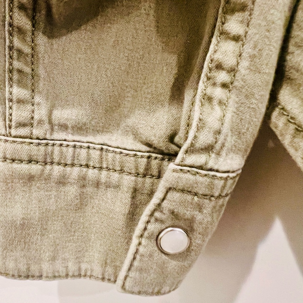 Tahari Western-Inspired Washed Button-Down Shirt – Sage Stone M - Picture 6 of 7